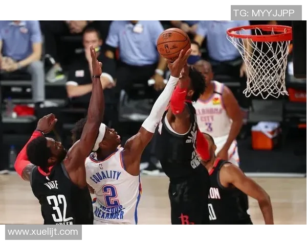 火箭与雷霆季后赛激战正酣谁能在这场对决中笑到最后